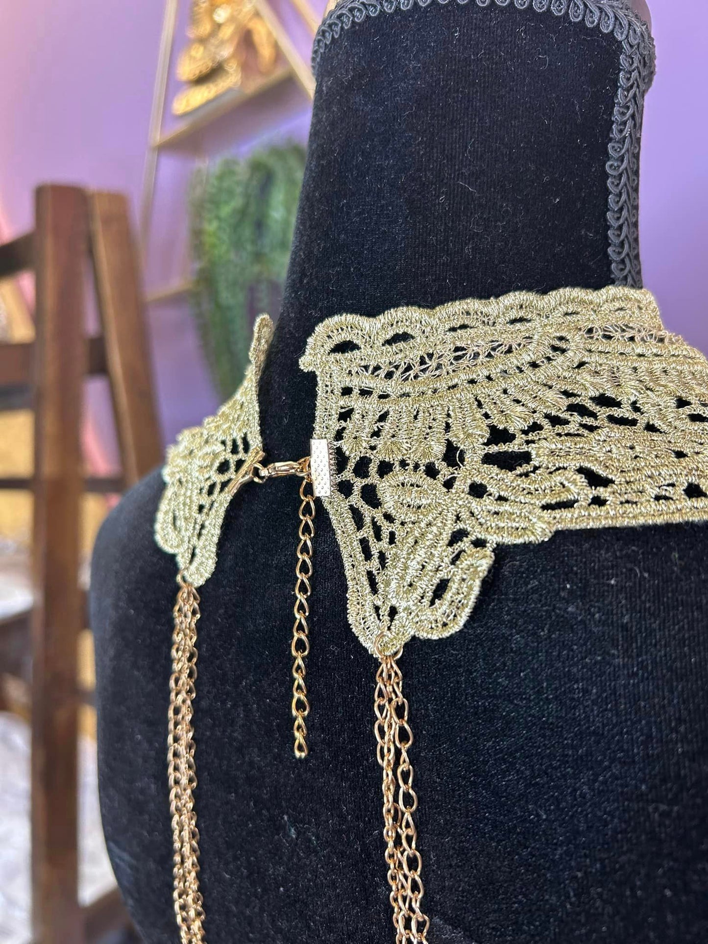 GOLD LACE NECKLACE
