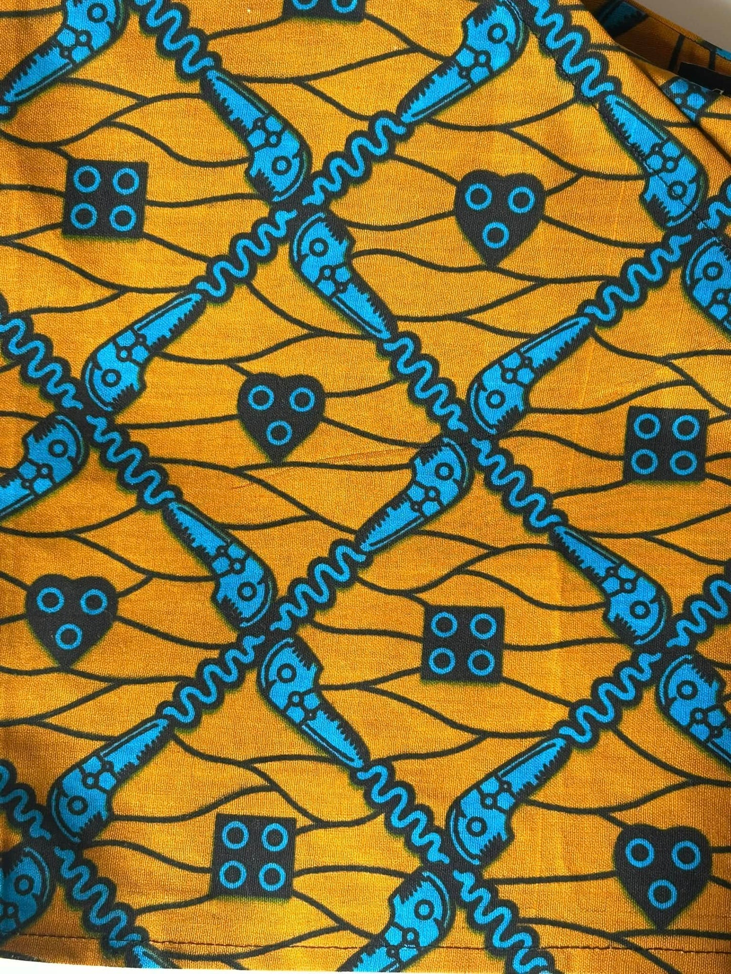 BEIGE/BLUE PATTERN CROP TOP