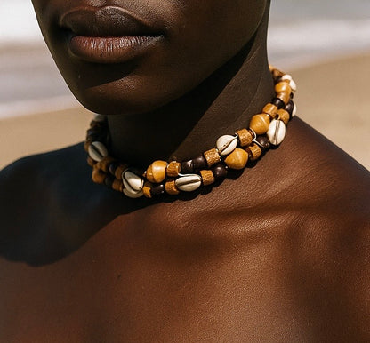 COWRIE SHELL AND WOOD SPIRAL CHOKER