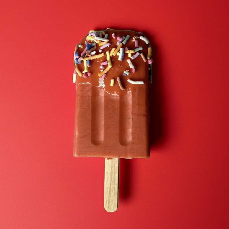 Glow naturally with our Strawberry Popsicle Soap — a plant-based handmade soap that leaves skin soft, clean, and refreshed. 🍓✨